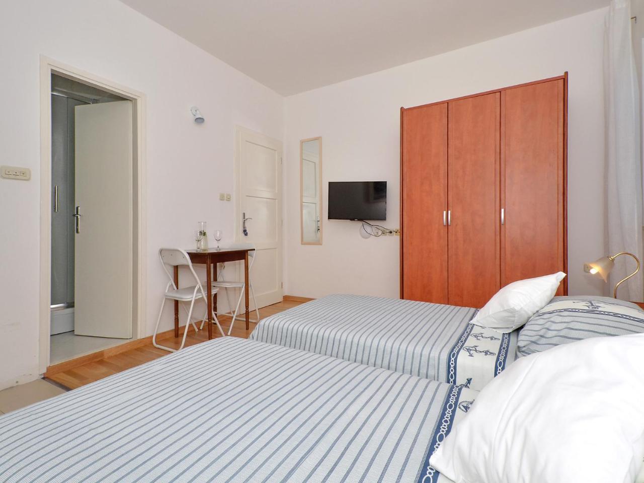 Apartments Nera Podstrana Bagian luar foto