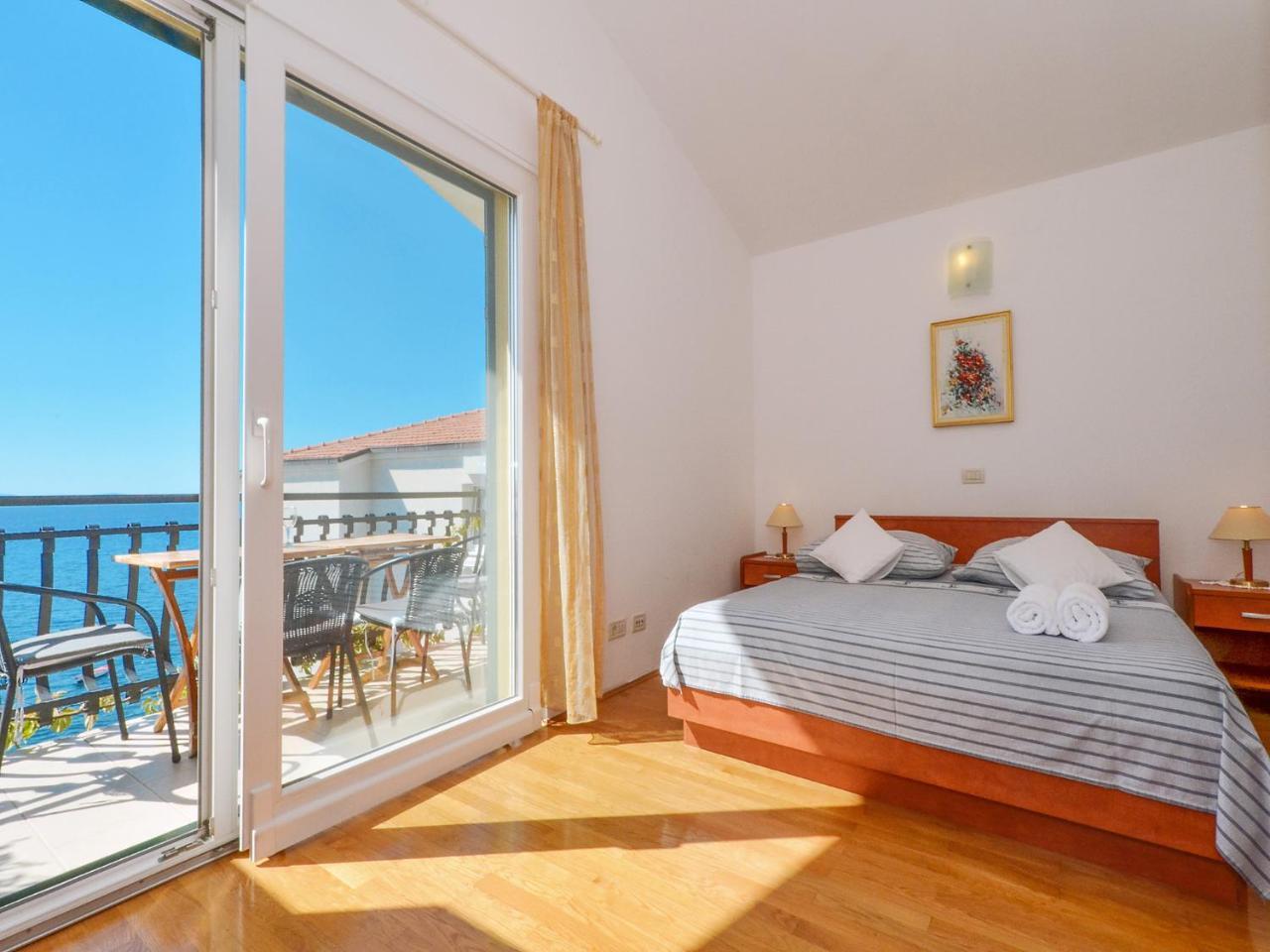 Apartments Nera Podstrana Bagian luar foto
