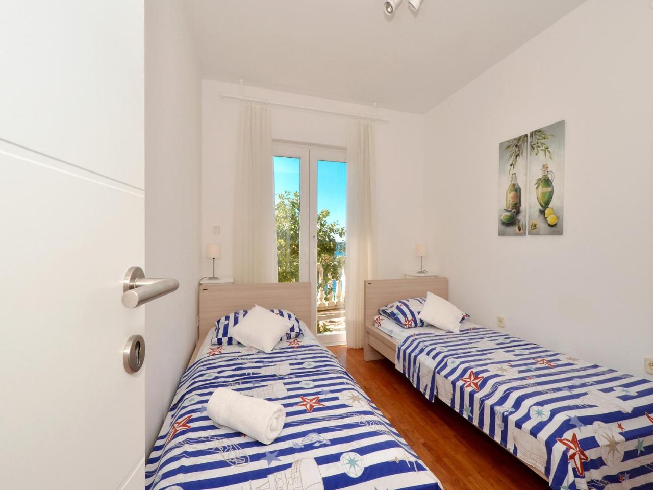 Apartments Nera Podstrana Bagian luar foto