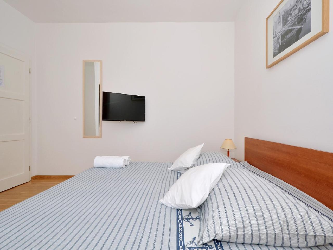 Apartments Nera Podstrana Bagian luar foto