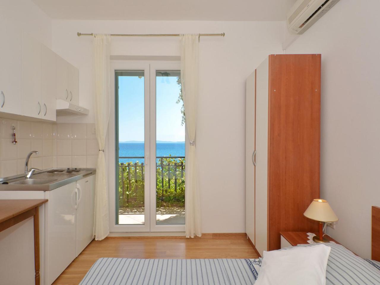Apartments Nera Podstrana Bagian luar foto
